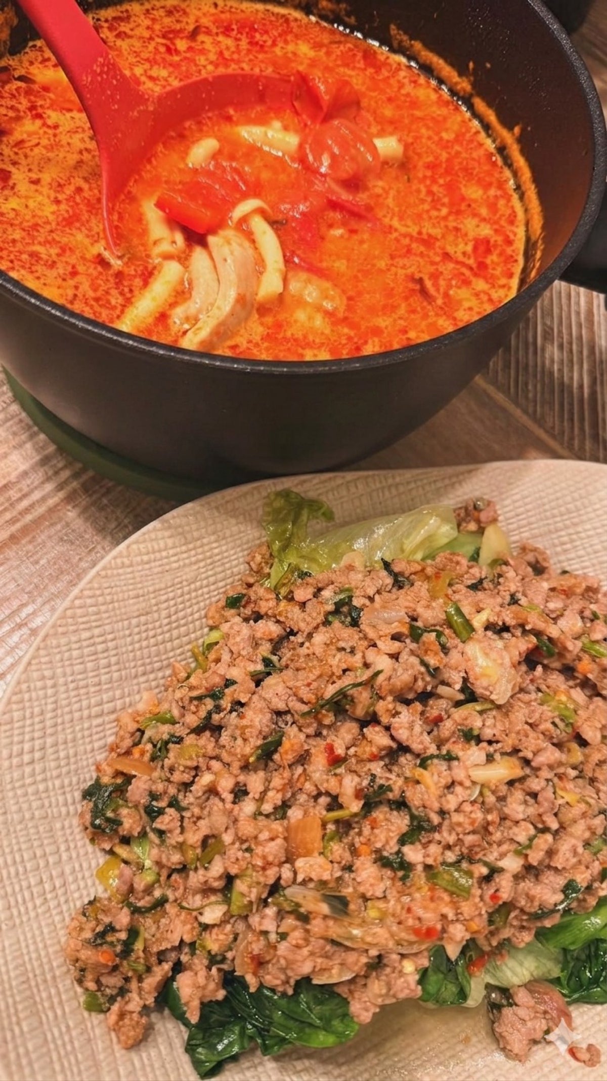 泰式香炒豬肉碎配冬陰功湯麵